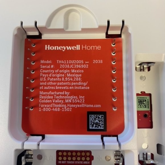 Honeywell TH4110U2005/U T4 Pro Program Mable Thermostat, White - Picture 3 of 5